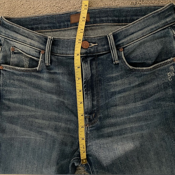 MOTHER Denim The Runaway Step Fray Jeans - Picture 11 of 11